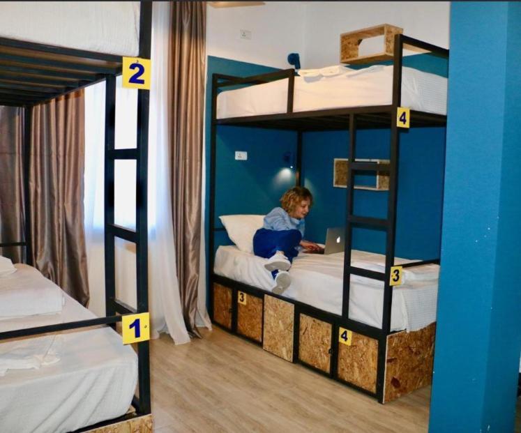 Scary Hostel Тбилиси Экстерьер фото